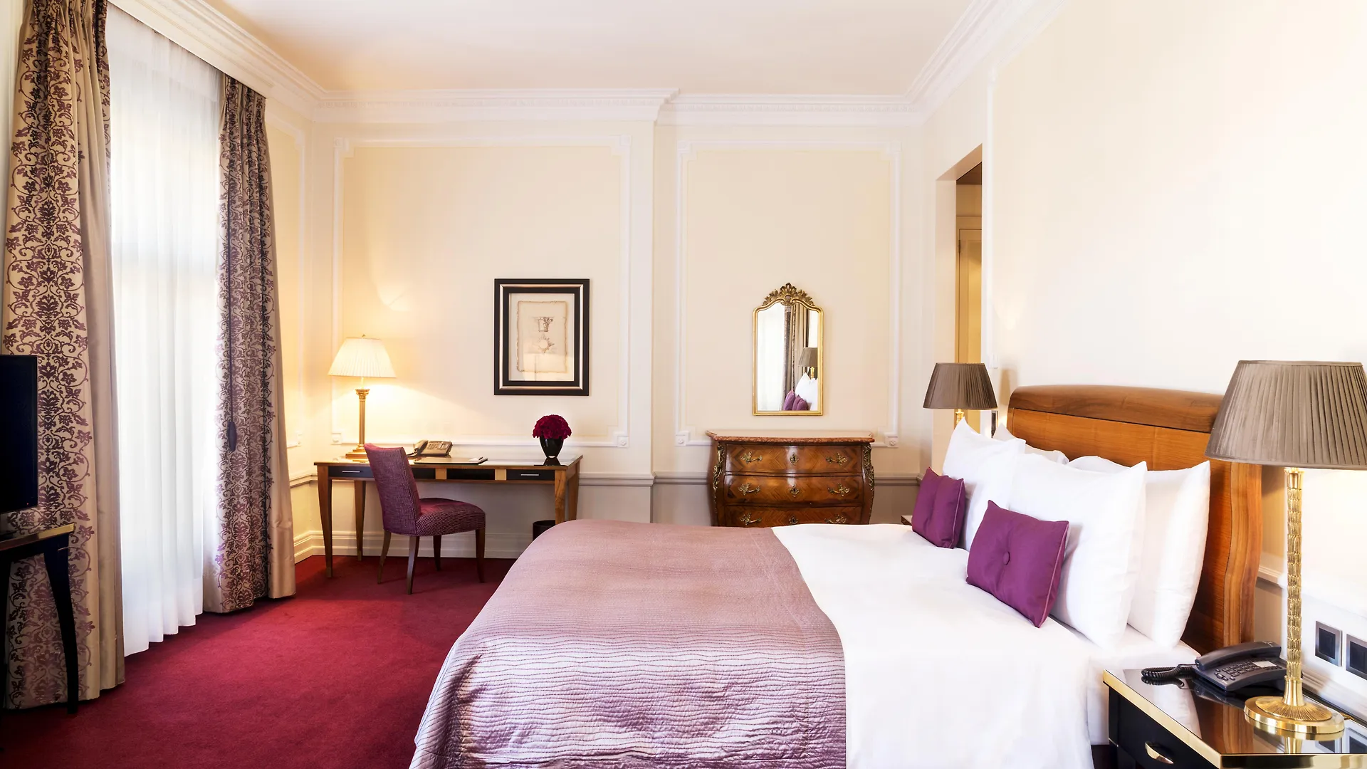 Hotel Bellevue Palace Bern 5*,