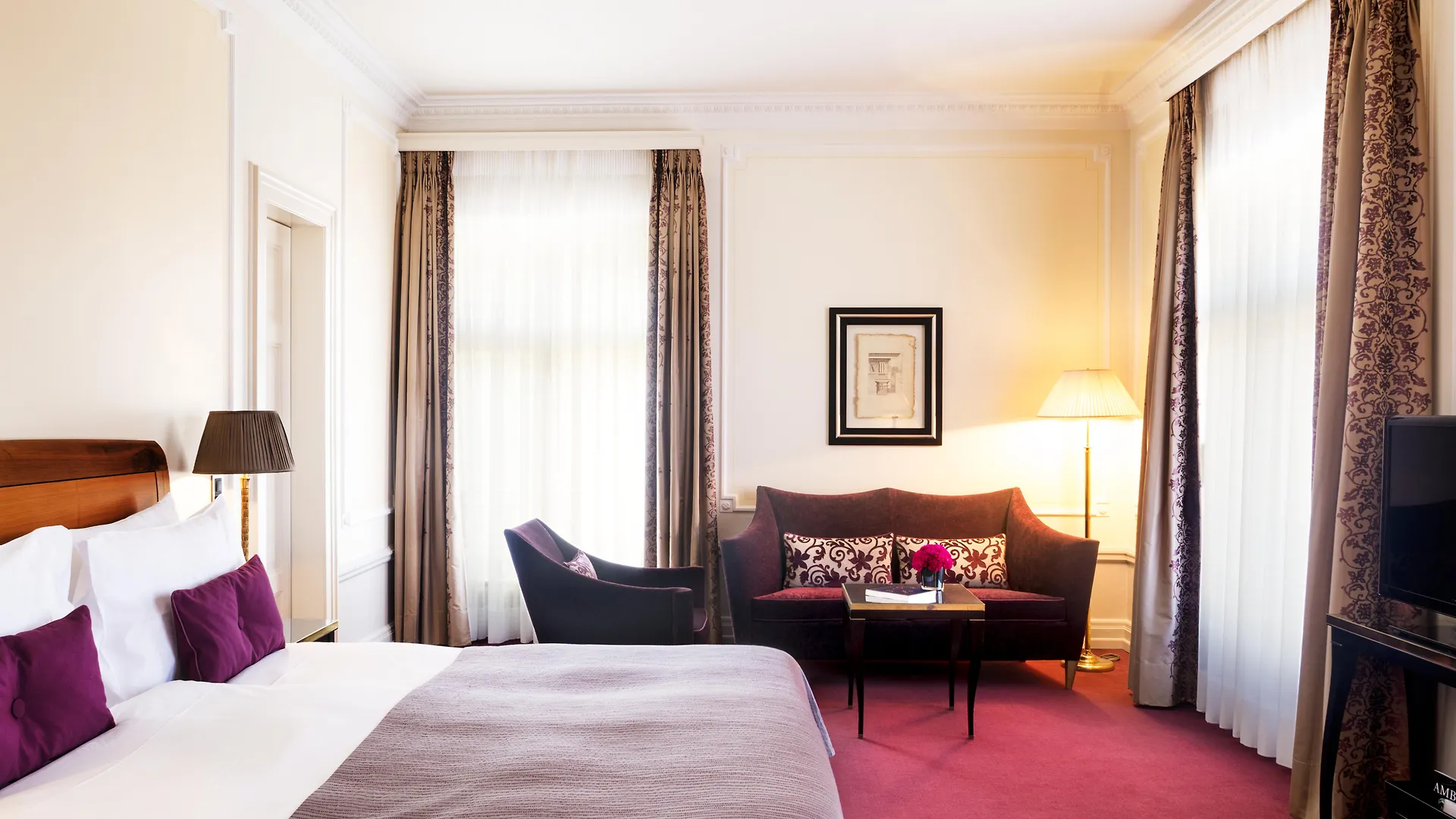 Hotel Bellevue Palace Bern 5*,