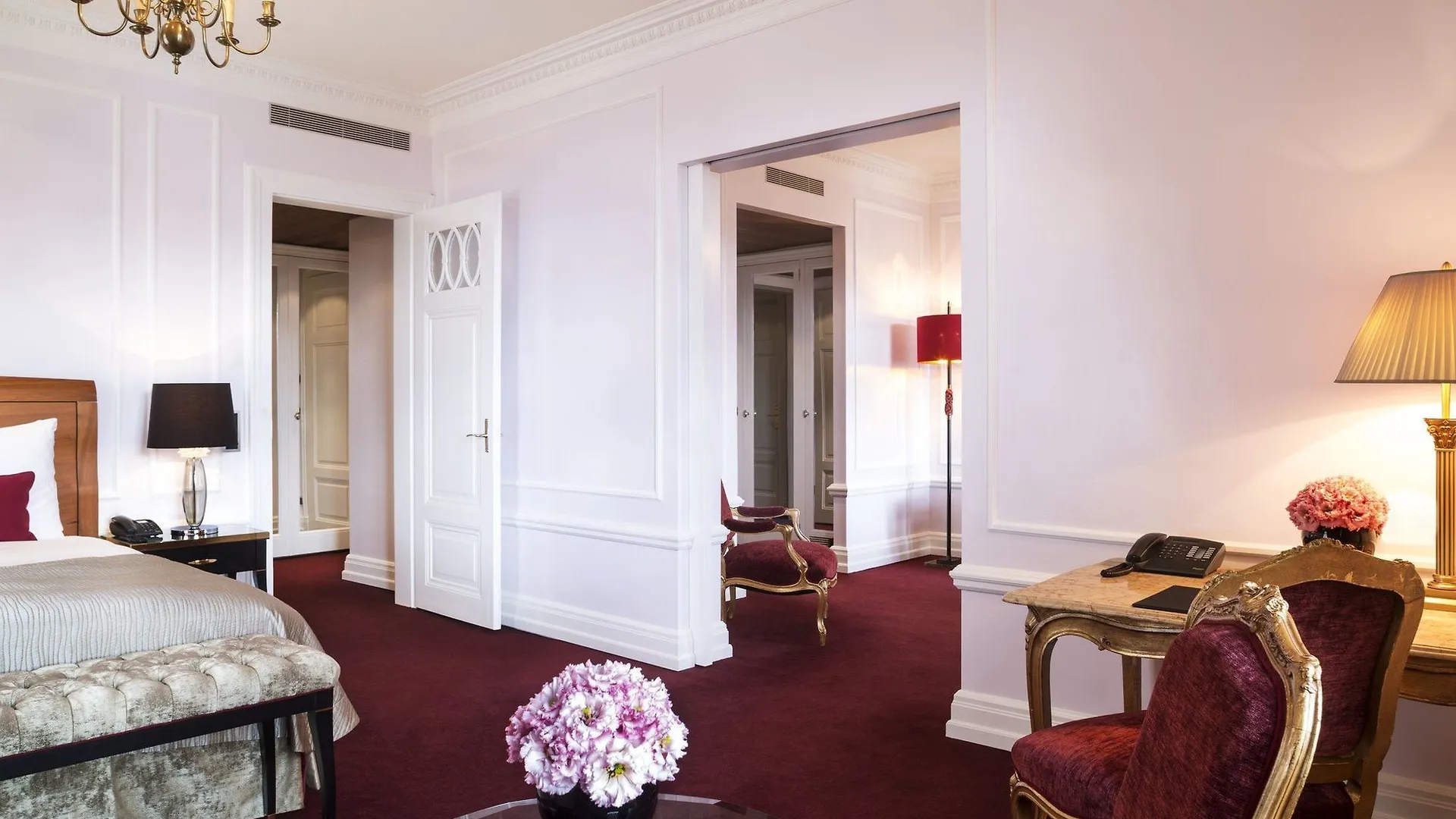 Hotel Bellevue Palace Bern 5*,